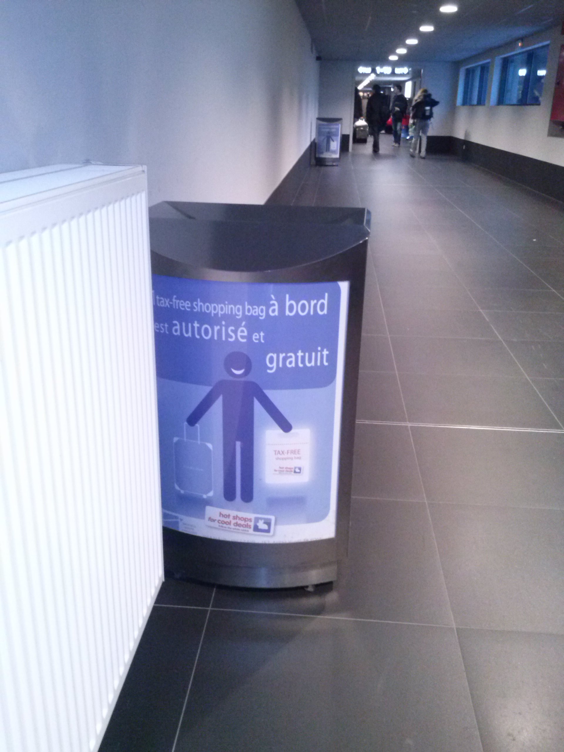 ANUNCIOSOBRE BOLSAS DE TIENDAS TAXFREE
