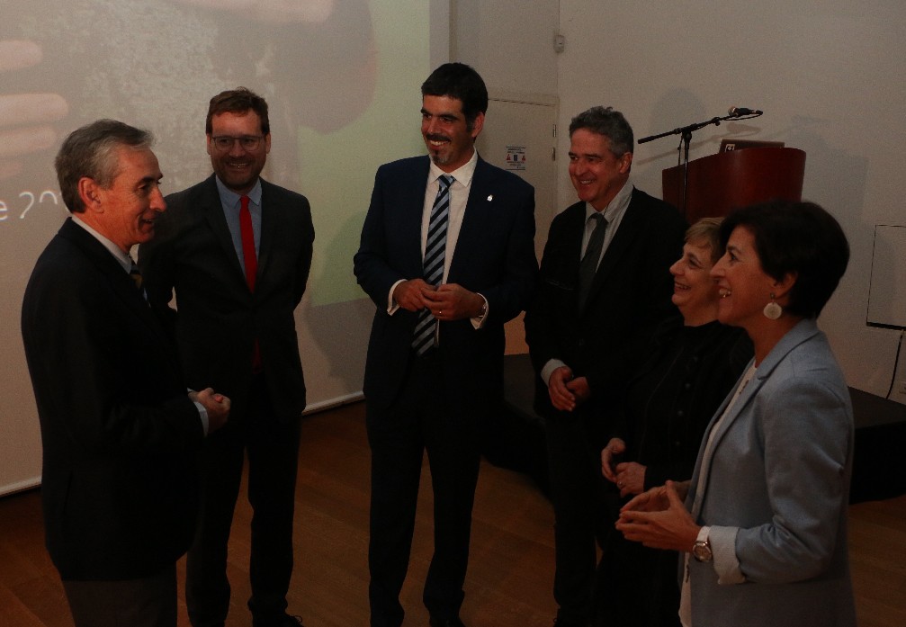 Ramón Jauregi, Pablo Berastegi, Eneko Goya, Jose Angel Muñoz, Miren Azkarate e Izaskun Bilbao en el museo Bozar en Bruselas tras la presentación de Donostia 2016