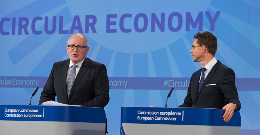 Los comisarios Timmemans y Katainen presentando la propuesta de Bruselas sobre Economía Circular.